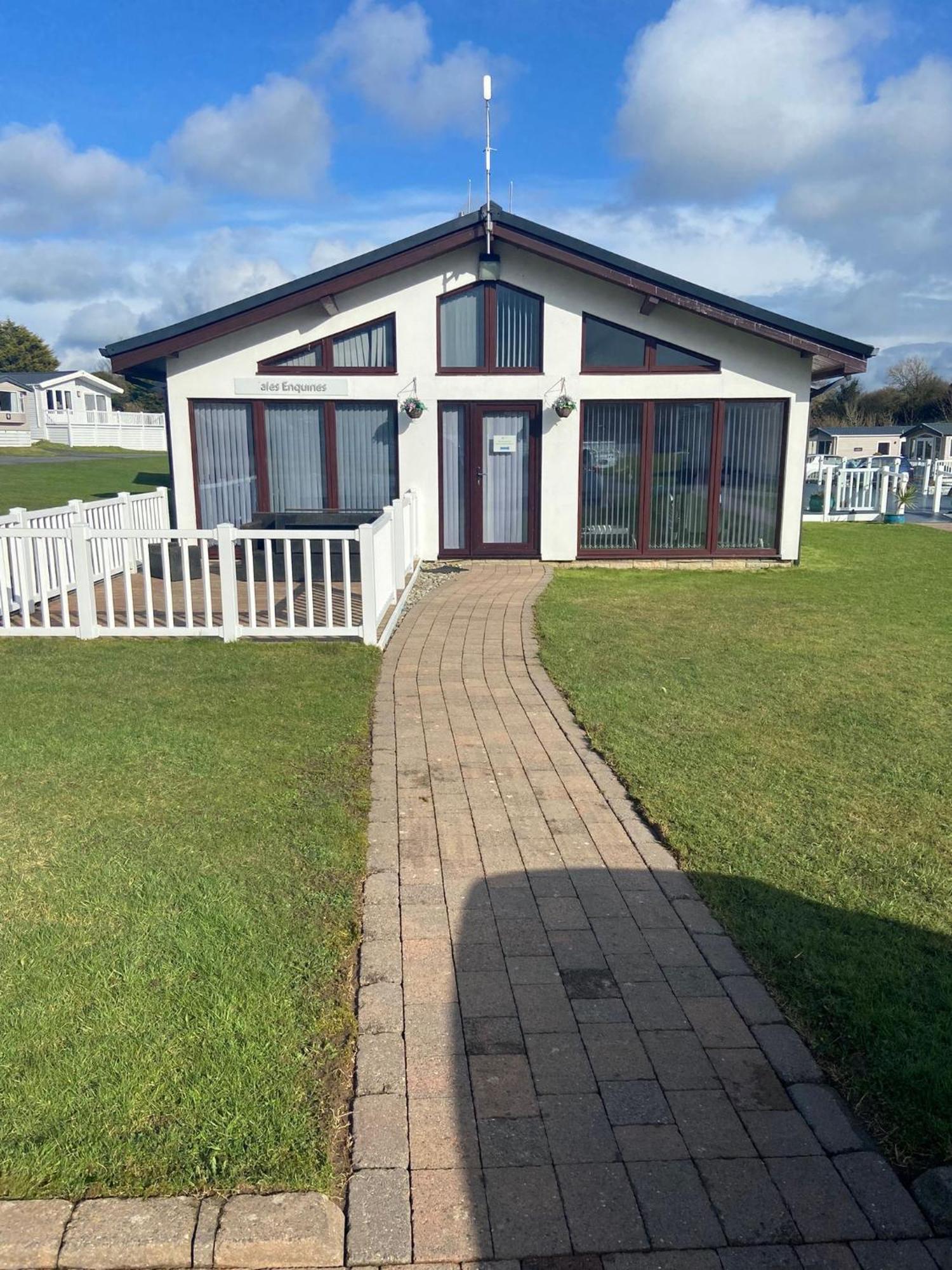 Ger-Y-Bwlch - Spacious Static On 5Star Site With Swimming Pool Benllech Buitenkant foto