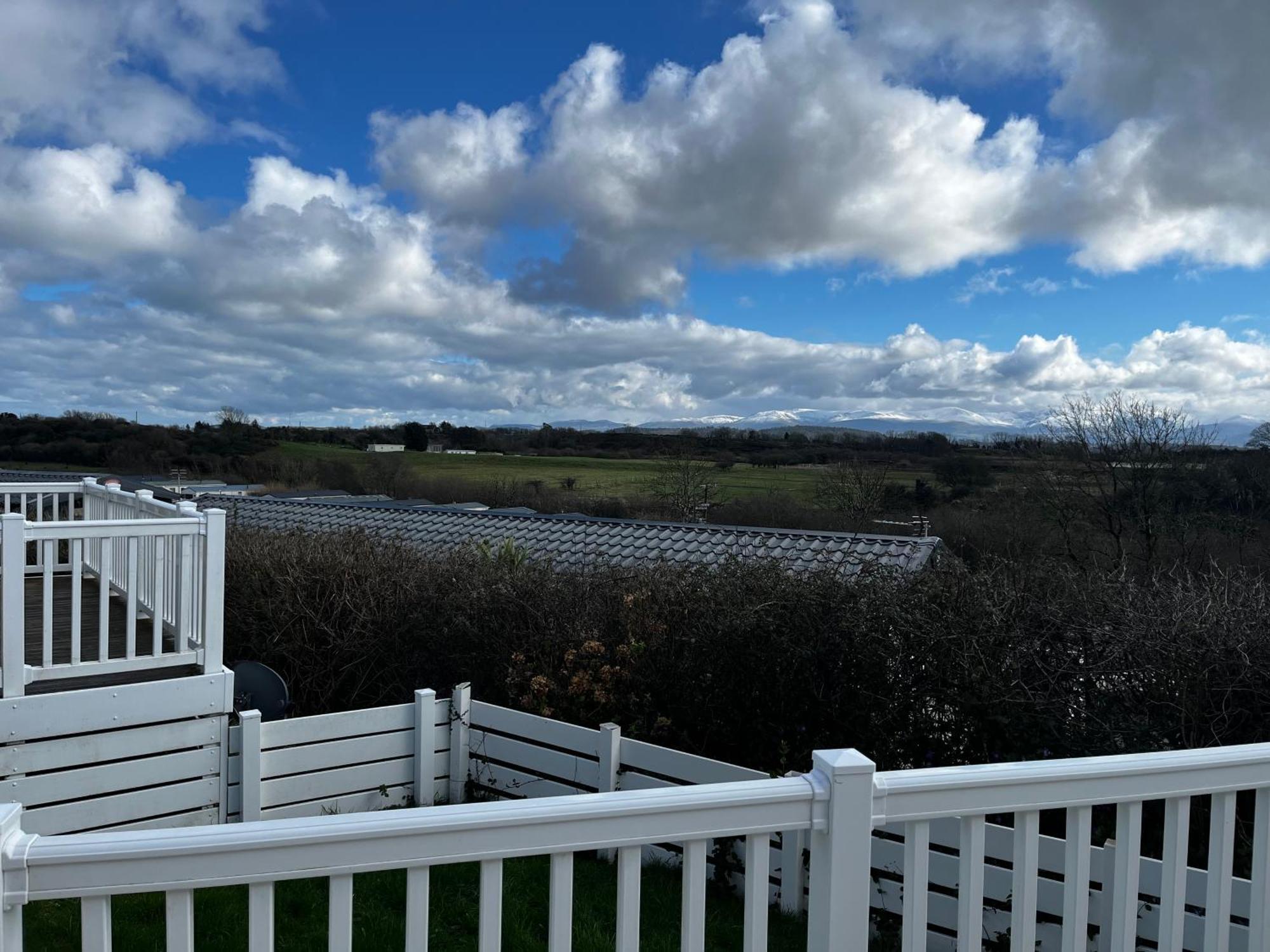 Ger-Y-Bwlch - Spacious Static On 5Star Site With Swimming Pool Benllech Buitenkant foto